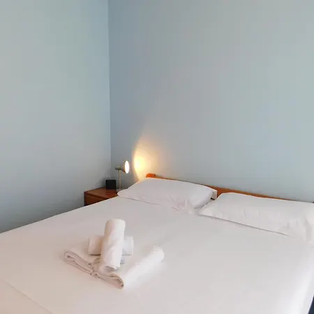 Апартаменты Lovely One Bedroom Baie Des Combes Parking Swimming Pool *